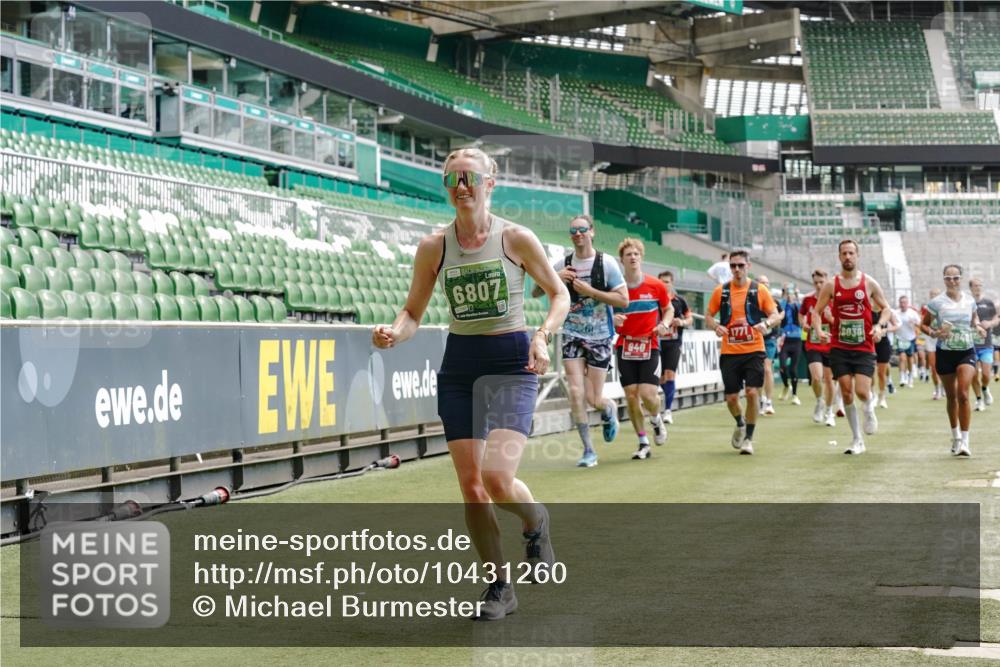 13.09.2026 - 21. swb-Marathon Bremen Michael Burmester http://msf.ph/oto/10431260 13.09.2026 13:04:10 Laufen im Stadion 178, 209, 210, 488, 534, 565, 596, 725, 762, 881, 940, 1014, 1239, 1307, 1343, 1373, 1456, 1458, 1460, 1479, 1611, 1649, 1653, 1656, 1687, 1771, 1780, 1941, 2023, 2223, 2276, 2369, 2421, 2430, 2434, 2452, 2513, 2625, 2723, 2779, 2851, 2867, 2872, 2891, 2900, 2910, 2919, 2934, 2957, 2977, 3028, 3114, 3135, 3217, 3320, 3343, 3360, 3402, 3419, 3425, 3454, 3460, 3496, 3510, 3521, 3579, 3585, 3597, 3618, 3796, 3846, 3859, 3909, 3938, 3970, 3983, 4077, 4133, 242 meine-sportfotos.de