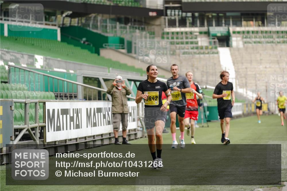 13.09.2026 - 21. swb-Marathon Bremen Michael Burmester http://msf.ph/oto/10431268 13.09.2026 10:22:35 Laufen im Stadion 10244, 10302, 10441, 10575, 10926, 11083, 11127, 11142, 11198, 11227, 11338, 11454, 11619, 11721, 11738, 11854, 11916, 11944, 12003, 12053, 12209, 12339, 12370, 12395, 12456, 12520, 12538, 13507, 13513, 13519, 13535, 13539, 13548, 13551, 13553, 13556, 13559, 13563, 13568, 13575, 13584, 13587, 13606, 13608, 13616, 13636, 13641, 13642, 10366, 10475, 11481, 11652, 12457, 13530, 13533, 13534, 13536, 13541, 13543, 13554, 13564 meine-sportfotos.de