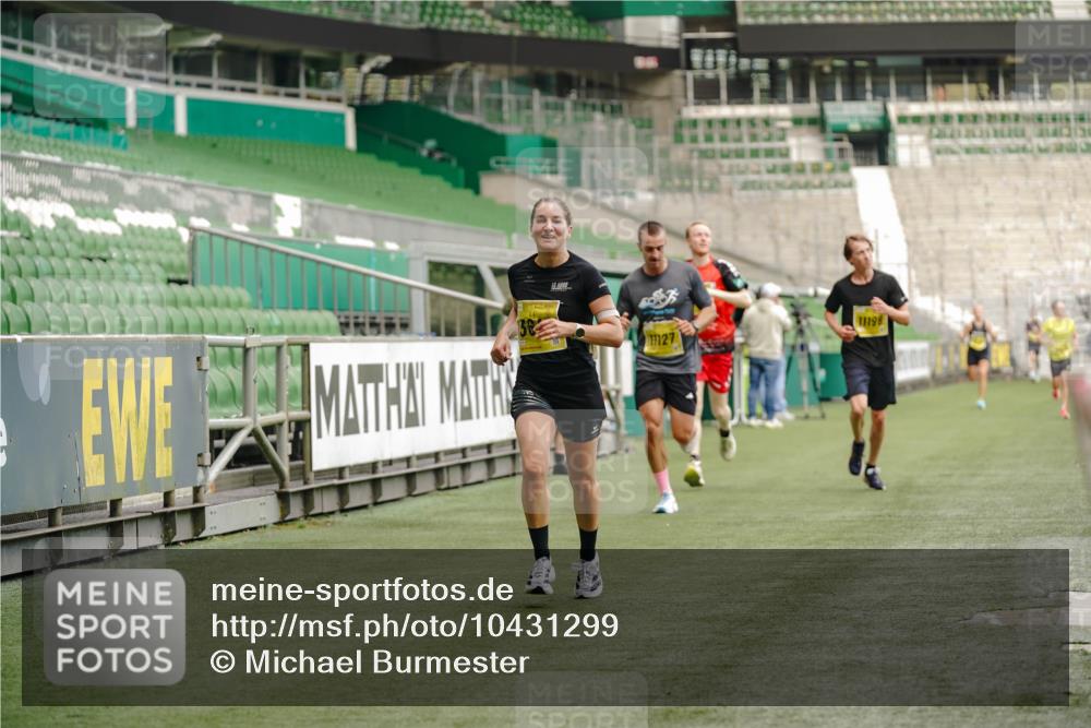 13.09.2026 - 21. swb-Marathon Bremen Michael Burmester http://msf.ph/oto/10431299 13.09.2026 10:22:36 Laufen im Stadion 10244, 10302, 10441, 10575, 10926, 11083, 11127, 11142, 11198, 11227, 11338, 11454, 11619, 11721, 11738, 11854, 11916, 11944, 12003, 12053, 12209, 12339, 12370, 12395, 12456, 12520, 12538, 13507, 13513, 13519, 13535, 13539, 13548, 13551, 13553, 13556, 13559, 13563, 13568, 13575, 13584, 13587, 13606, 13608, 13616, 13636, 13641, 13642, 10366, 10475, 11481, 11652, 12457, 13530, 13533, 13534, 13536, 13541, 13543, 13554, 13564 meine-sportfotos.de