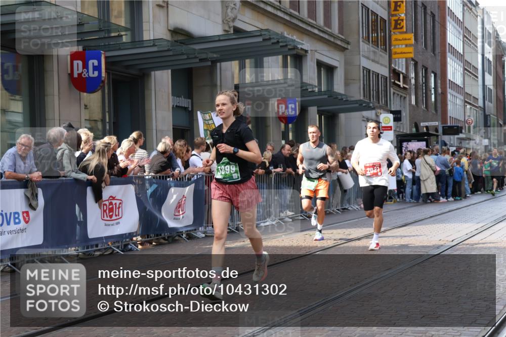 13.09.2026 - 21. swb-Marathon Bremen Strokosch-Dieckow http://msf.ph/oto/10431302 13.09.2026 13:11:08 Ziel 382, 1349, 2087, 3440, 3899, 6274, 7109, 8474, 8982, 9291, 9618, 335, 384, 697, 1385, 2021, 2759, 3440, 3448, 3484, 3647, 4023, 4429, 4475, 4571, 5079, 5155, 5168, 5314, 5387, 6471, 6657, 7115, 7136, 8183, 9410, 9622, 9659, 9762 meine-sportfotos.de