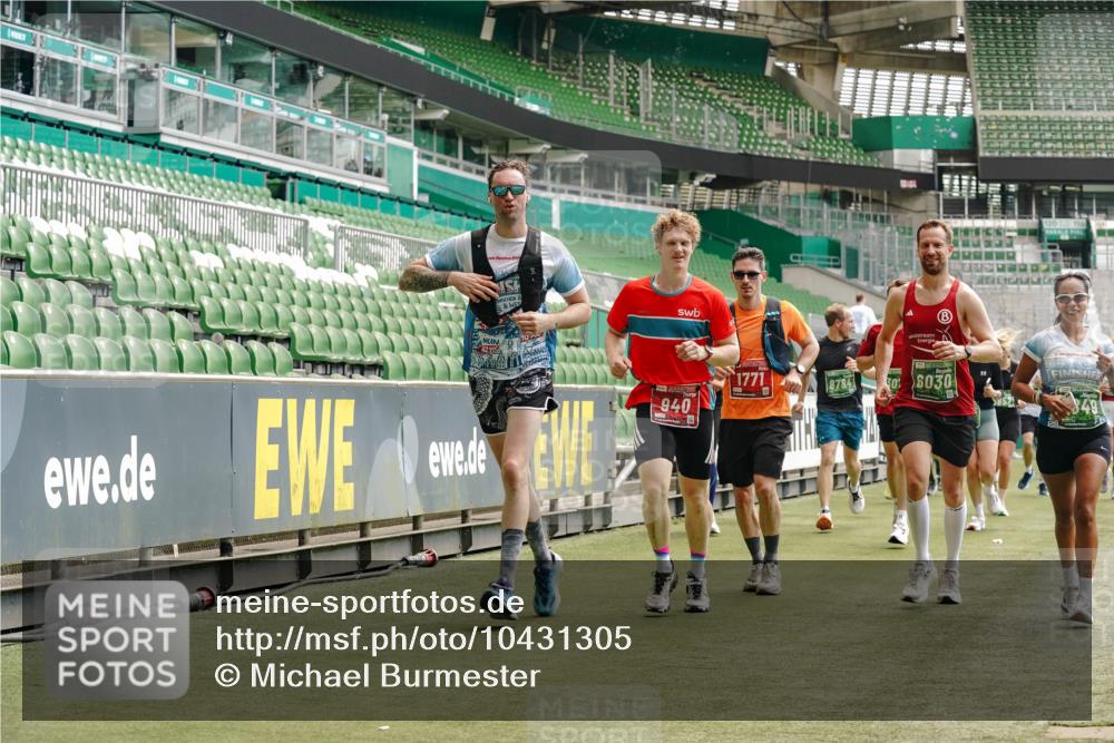 13.09.2026 - 21. swb-Marathon Bremen Michael Burmester http://msf.ph/oto/10431305 13.09.2026 13:04:12 Laufen im Stadion 178, 209, 210, 488, 534, 565, 596, 725, 762, 881, 940, 1014, 1239, 1307, 1343, 1373, 1456, 1458, 1460, 1479, 1611, 1649, 1653, 1656, 1687, 1771, 1780, 1941, 2023, 2223, 2369, 2421, 2430, 2434, 2452, 2513, 2625, 2723, 2851, 2867, 2872, 2891, 2900, 2910, 2919, 2934, 2957, 2977, 3028, 3135, 3217, 3320, 3343, 3360, 3402, 3419, 3425, 3454, 3460, 3510, 3521, 3579, 3585, 3597, 3618, 3796, 3846, 3859, 3909, 3938, 3970, 3983, 4077, 4133, 242 meine-sportfotos.de