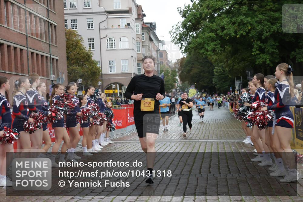 13.09.2026 - Kiel Lauf Yannick Fuchs http://msf.ph/oto/10431318 13.09.2026 11:15:51 Ziel 1605, 2414, 4309, 4571, 9175, 9348, 9708, 155, 1246, 2401, 3087, 5327, 11871, 12831, 12832, 12833, 12834, 2511, 3196, 4216, 9204, 9484, 2092, 2401 meine-sportfotos.de