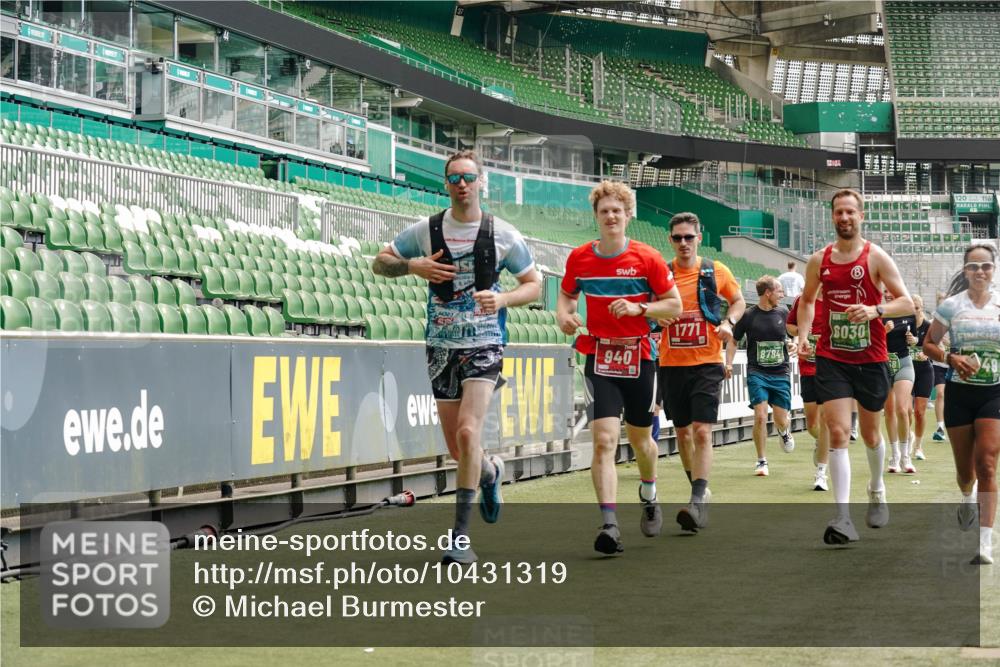 13.09.2026 - 21. swb-Marathon Bremen Michael Burmester http://msf.ph/oto/10431319 13.09.2026 13:04:12 Laufen im Stadion 178, 209, 210, 488, 534, 565, 596, 725, 762, 881, 940, 1014, 1239, 1307, 1343, 1373, 1456, 1458, 1460, 1479, 1611, 1649, 1653, 1656, 1687, 1771, 1780, 1941, 2023, 2223, 2369, 2421, 2430, 2434, 2452, 2513, 2625, 2723, 2851, 2867, 2872, 2891, 2900, 2910, 2919, 2934, 2957, 2977, 3028, 3135, 3217, 3320, 3343, 3360, 3402, 3419, 3425, 3454, 3460, 3510, 3521, 3579, 3585, 3597, 3618, 3796, 3846, 3859, 3909, 3938, 3970, 3983, 4077, 4133, 242 meine-sportfotos.de