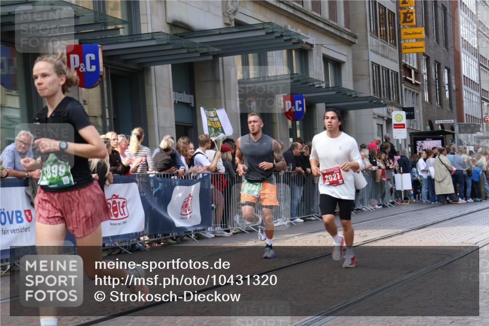 13.09.2026 - 21. swb-Marathon Bremen Strokosch-Dieckow http://msf.ph/oto/10431320 13.09.2026 13:11:09 Ziel 382, 1349, 2087, 3899, 6274, 7109, 8474, 8982, 9291, 9618, 335, 384, 697, 2021, 2759, 3440, 3448, 3484, 3647, 4023, 4429, 4475, 4571, 5079, 5168, 5314, 6471, 6657, 7115, 7136, 8183, 8474, 9410, 9622, 9762 meine-sportfotos.de
