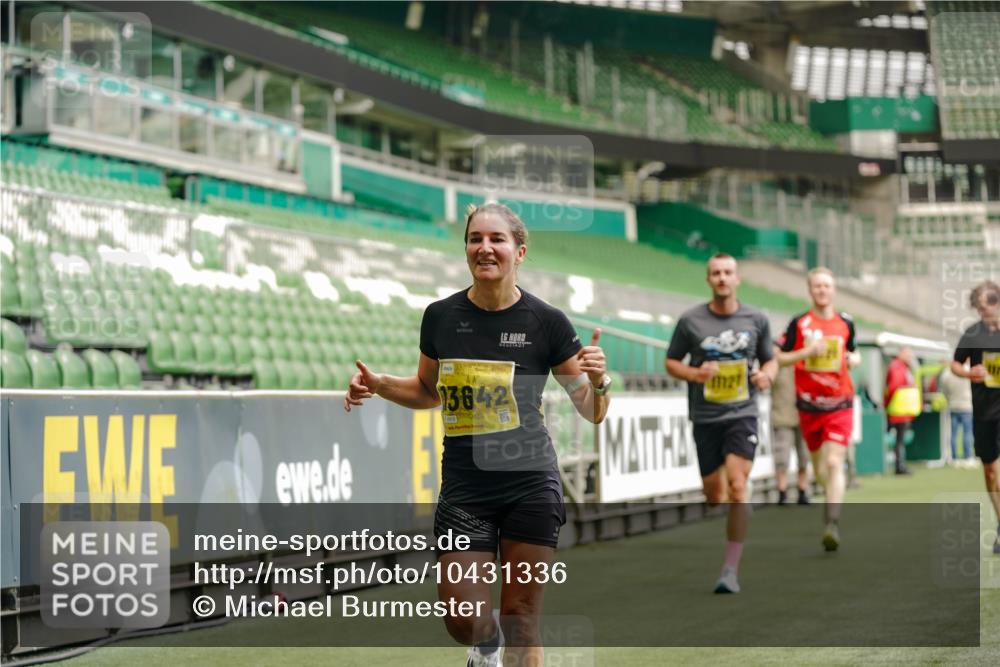 13.09.2026 - 21. swb-Marathon Bremen Michael Burmester http://msf.ph/oto/10431336 13.09.2026 10:22:38 Laufen im Stadion 10244, 10302, 10441, 10575, 10926, 11083, 11127, 11142, 11198, 11227, 11338, 11454, 11619, 11713, 11721, 11738, 11854, 11916, 11944, 12003, 12053, 12209, 12339, 12370, 12395, 12456, 12520, 12538, 13507, 13513, 13519, 13535, 13539, 13548, 13551, 13553, 13556, 13559, 13563, 13568, 13575, 13584, 13587, 13606, 13608, 13616, 13636, 13641, 13642, 10366, 10475, 11481, 11652, 12457, 13530, 13533, 13534, 13536, 13541, 13543, 13554, 13564 meine-sportfotos.de