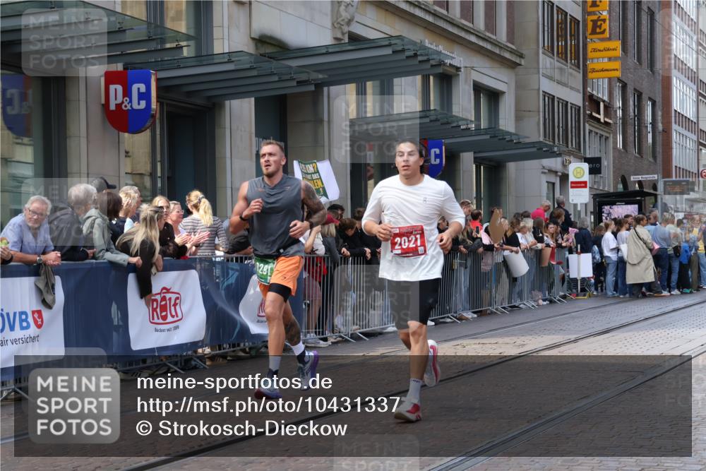 13.09.2026 - 21. swb-Marathon Bremen Strokosch-Dieckow http://msf.ph/oto/10431337 13.09.2026 13:11:09 Ziel 382, 1349, 2087, 3899, 6274, 7109, 8474, 8982, 9291, 9618, 335, 384, 697, 2021, 2759, 3440, 3448, 3484, 3647, 4023, 4429, 4475, 4571, 5079, 5168, 5314, 6471, 6657, 7115, 7136, 8183, 8474, 9410, 9622, 9762 meine-sportfotos.de