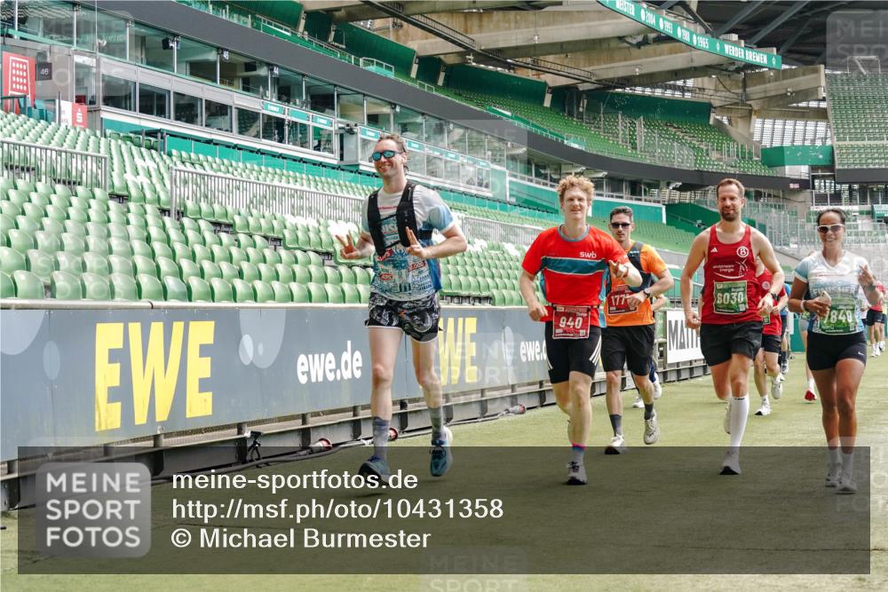 13.09.2026 - 21. swb-Marathon Bremen Michael Burmester http://msf.ph/oto/10431358 13.09.2026 13:04:13 Laufen im Stadion 178, 209, 210, 488, 534, 565, 596, 725, 762, 881, 940, 1014, 1239, 1307, 1343, 1373, 1456, 1458, 1460, 1479, 1611, 1649, 1653, 1656, 1687, 1771, 1780, 1941, 2023, 2223, 2369, 2421, 2430, 2434, 2452, 2513, 2625, 2723, 2851, 2867, 2872, 2891, 2900, 2910, 2919, 2934, 2957, 2977, 3028, 3135, 3217, 3320, 3343, 3360, 3402, 3419, 3425, 3454, 3460, 3510, 3521, 3579, 3585, 3597, 3618, 3796, 3846, 3859, 3909, 3938, 3970, 3983, 4077, 4133, 242 meine-sportfotos.de