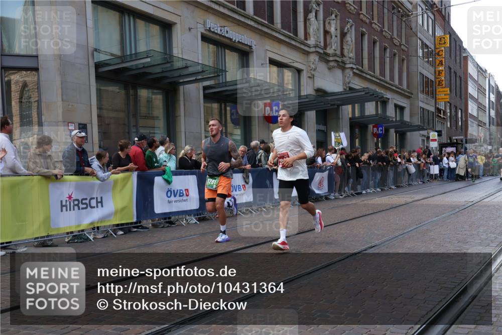 13.09.2026 - 21. swb-Marathon Bremen Strokosch-Dieckow http://msf.ph/oto/10431364 13.09.2026 13:11:10 Ziel 382, 1349, 2087, 3899, 6274, 7109, 8982, 9291, 9618, 335, 384, 697, 1349, 2021, 2087, 2759, 3440, 3448, 3484, 3647, 4023, 4429, 4475, 4571, 5079, 5168, 5314, 6471, 6657, 7115, 7136, 8183, 8474, 9410, 9618, 9622, 9762 meine-sportfotos.de
