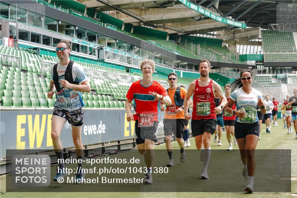 13.09.2026 - 21. swb-Marathon Bremen Michael Burmester http://msf.ph/oto/10431380 13.09.2026 13:04:14 Laufen im Stadion 178, 209, 210, 488, 534, 565, 596, 725, 762, 881, 940, 1014, 1239, 1307, 1343, 1373, 1456, 1458, 1460, 1479, 1611, 1649, 1653, 1656, 1687, 1771, 1780, 1941, 2023, 2223, 2369, 2421, 2430, 2434, 2452, 2513, 2625, 2723, 2851, 2867, 2872, 2891, 2900, 2910, 2919, 2934, 2957, 2977, 3028, 3135, 3217, 3320, 3343, 3360, 3402, 3419, 3425, 3454, 3460, 3510, 3521, 3579, 3585, 3597, 3618, 3796, 3846, 3859, 3909, 3938, 3970, 3983, 4077, 4133, 242 meine-sportfotos.de