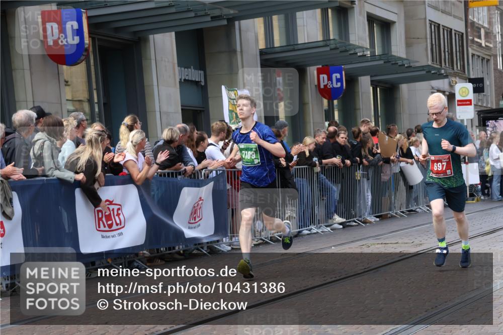 13.09.2026 - 21. swb-Marathon Bremen Strokosch-Dieckow http://msf.ph/oto/10431386 13.09.2026 13:11:14 Ziel 382, 3899, 5585, 6059, 6274, 7109, 8982, 9291, 335, 697, 1349, 2021, 2087, 2759, 3440, 3448, 3484, 3647, 4429, 4475, 4571, 5079, 6471, 6657, 8183, 8474, 9410, 9618, 9622, 9762 meine-sportfotos.de