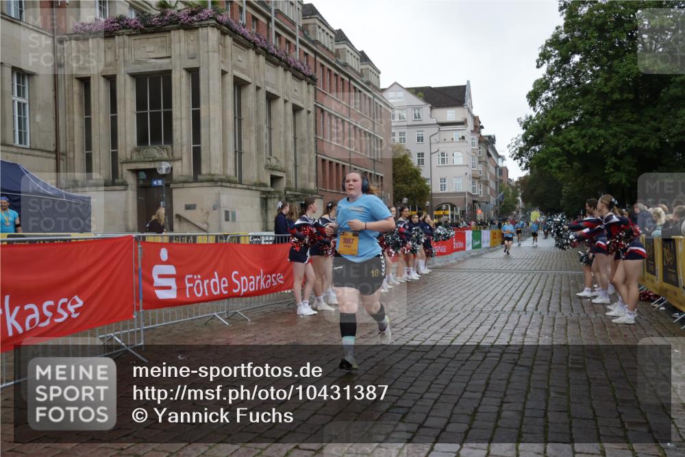 13.09.2026 - Kiel Lauf Yannick Fuchs http://msf.ph/oto/10431387 13.09.2026 11:16:04 Ziel 1605, 2511, 3196, 4216, 9204, 9348, 1246, 2414, 3087, 4309, 4571, 9175, 9708, 12831, 12832, 12833, 12834, 1391, 5714, 5732, 5808, 6211, 6999, 9484, 11678, 11679, 11680, 12273, 12274, 12275, 12556, 155, 3087, 5327, 11871 meine-sportfotos.de