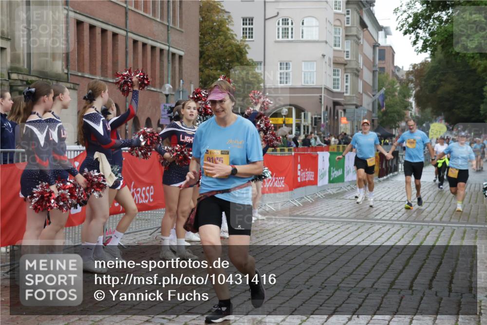 13.09.2026 - Kiel Lauf Yannick Fuchs http://msf.ph/oto/10431416 13.09.2026 11:16:15 Ziel 1391, 2511, 3196, 5714, 5808, 6211, 6999, 9484, 11678, 11680, 12273, 12274, 12275, 12556, 1605, 2414, 4216, 4309, 4571, 9175, 9204, 9348, 9708, 644, 2822, 5732, 6170, 9035, 9173, 9593, 11230, 11679, 1246, 12831, 12832, 12833, 12834 meine-sportfotos.de