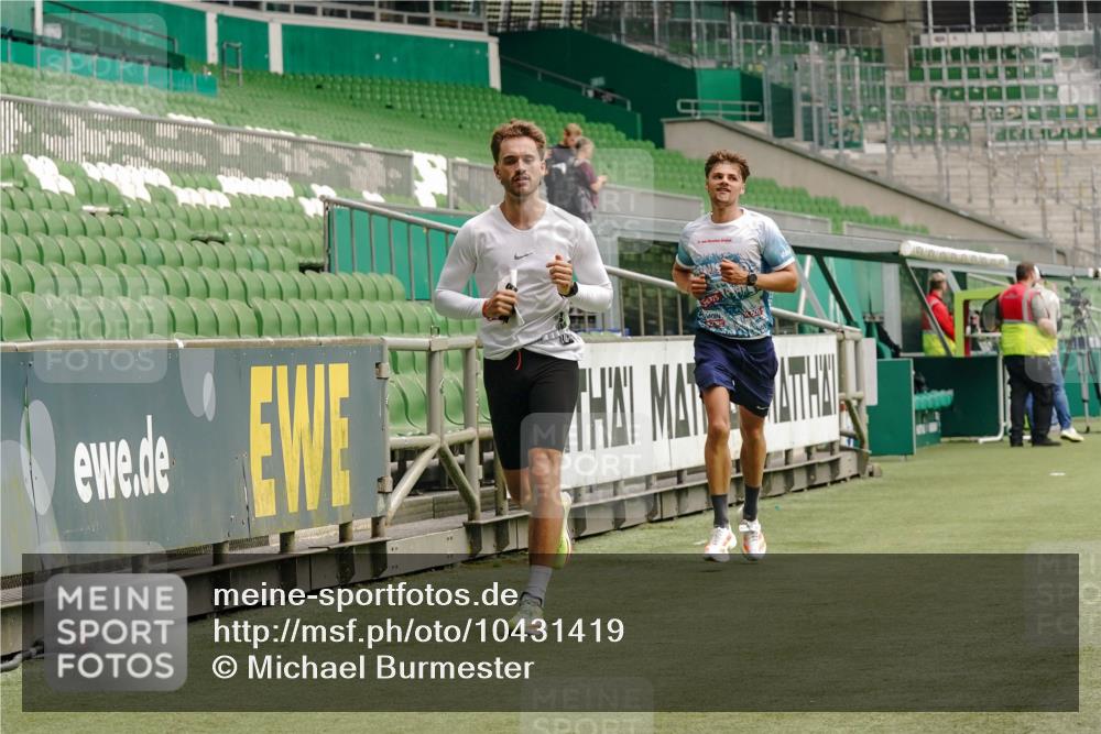 13.09.2026 - 21. swb-Marathon Bremen Michael Burmester http://msf.ph/oto/10431419 13.09.2026 12:27:14 Laufen im Stadion 103, 206, 238, 322, 420, 447, 841, 875, 1161, 1187, 1352, 1724, 1840, 1917, 2032, 2143, 3662, 4264, 129, 149, 289, 798, 1483, 1490, 1567 meine-sportfotos.de