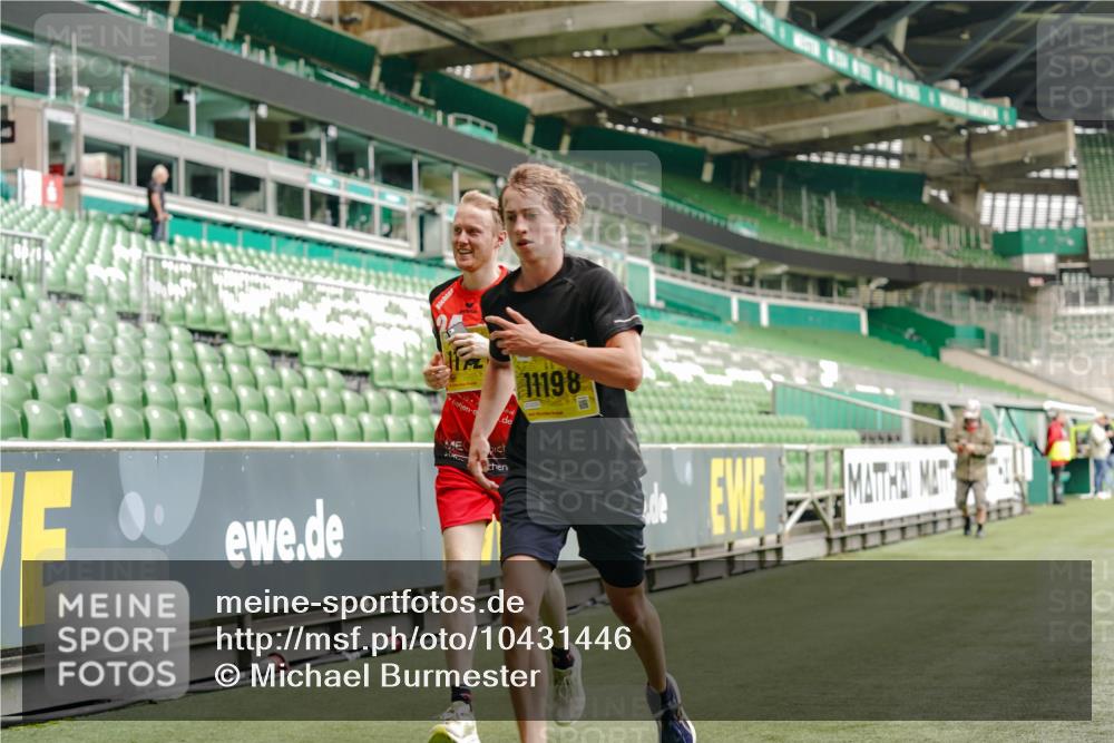 13.09.2026 - 21. swb-Marathon Bremen Michael Burmester http://msf.ph/oto/10431446 13.09.2026 10:22:42 Laufen im Stadion 10244, 10302, 10441, 10575, 10926, 11083, 11127, 11142, 11198, 11227, 11338, 11454, 11619, 11713, 11721, 11738, 11854, 11916, 11944, 12003, 12053, 12209, 12339, 12370, 12395, 12456, 12520, 12538, 13507, 13513, 13519, 13535, 13539, 13548, 13551, 13553, 13556, 13559, 13563, 13568, 13584, 13587, 13606, 13608, 13616, 13636, 13641, 13642, 10366, 10475, 11481, 11652, 12457, 13530, 13533, 13534, 13536, 13541, 13543, 13554, 13564 meine-sportfotos.de