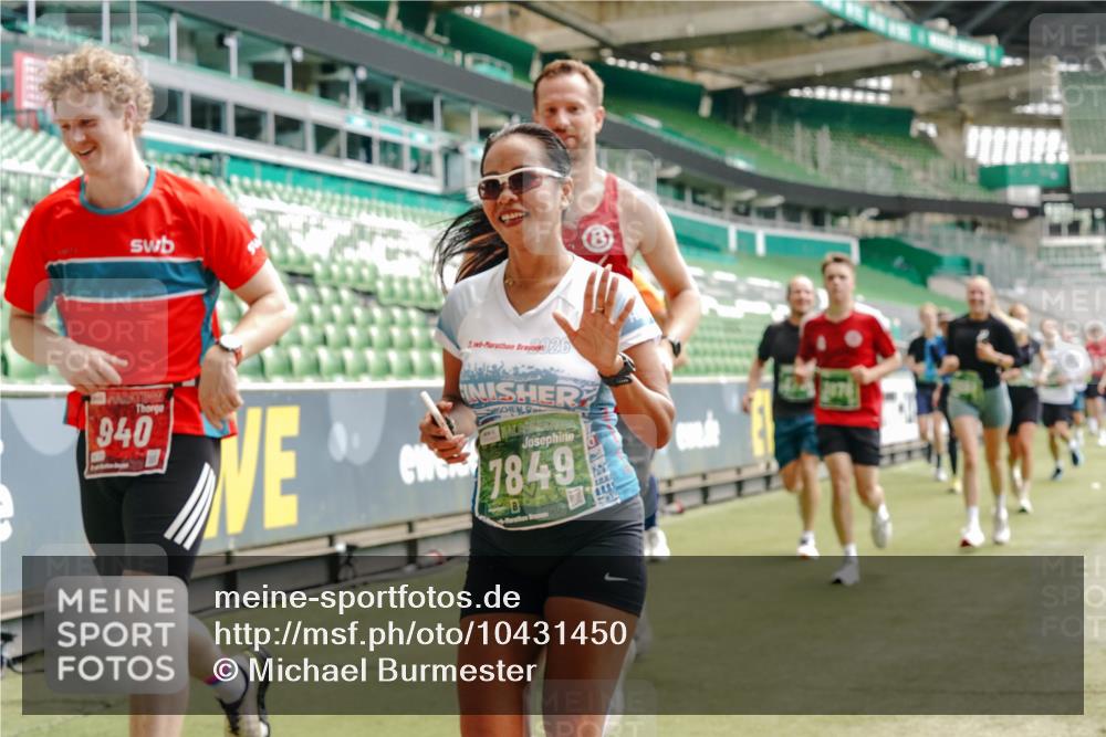 13.09.2026 - 21. swb-Marathon Bremen Michael Burmester http://msf.ph/oto/10431450 13.09.2026 13:04:16 Laufen im Stadion 178, 209, 210, 488, 534, 565, 596, 725, 762, 881, 940, 1014, 1239, 1307, 1343, 1373, 1456, 1458, 1460, 1479, 1611, 1627, 1649, 1653, 1656, 1687, 1771, 1780, 1932, 1941, 2023, 2223, 2369, 2430, 2434, 2452, 2513, 2625, 2723, 2851, 2867, 2872, 2891, 2900, 2910, 2919, 2934, 2957, 2977, 3028, 3135, 3217, 3320, 3343, 3360, 3402, 3419, 3425, 3454, 3460, 3510, 3521, 3579, 3597, 3618, 3796, 3846, 3859, 3909, 3938, 3970, 3983, 4077, 4133, 242 meine-sportfotos.de