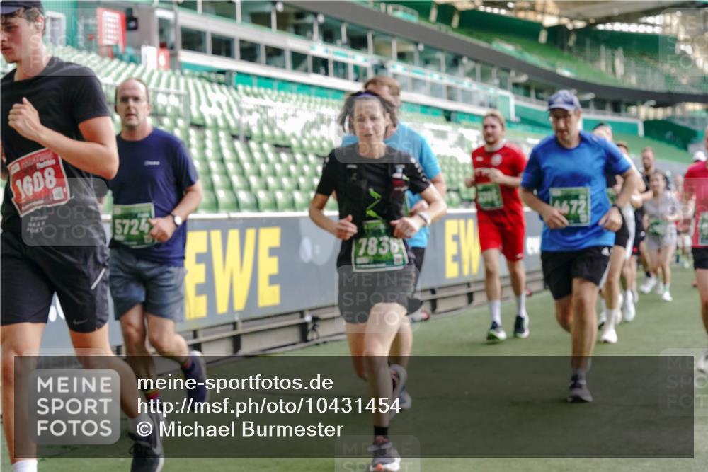 13.09.2026 - 21. swb-Marathon Bremen Michael Burmester http://msf.ph/oto/10431454 13.09.2026 13:28:53 Laufen im Stadion 111, 220, 357, 422, 476, 478, 597, 685, 726, 729, 754, 829, 888, 925, 986, 1079, 1217, 1220, 1270, 1298, 1325, 1384, 1496, 1615, 1741, 1769, 1777, 1958, 1984, 2236, 2238, 2326, 2365, 2436, 2472, 2502, 2546, 2574, 2593, 2740, 2743, 2830, 2862, 2868, 2876, 2924, 2991, 3020, 3053, 3061, 3129, 3154, 3219, 3238, 3274, 3321, 3361, 3563, 3589, 3594, 3595, 3605, 3678, 3694, 3755, 3758, 3798, 3826, 3853, 3885, 3907, 3953, 3965, 3971, 3978, 3987, 4011, 4108, 4238, 4457, 4660 meine-sportfotos.de