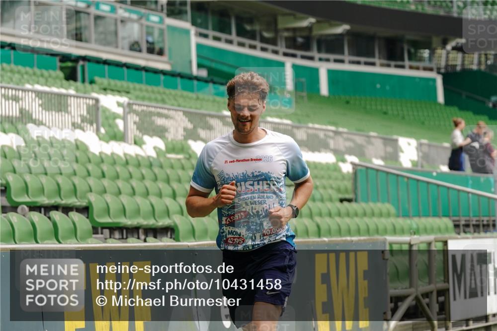 13.09.2026 - 21. swb-Marathon Bremen Michael Burmester http://msf.ph/oto/10431458 13.09.2026 12:27:17 Laufen im Stadion 103, 206, 238, 322, 420, 553, 841, 875, 1161, 1187, 1352, 1724, 1840, 1917, 2032, 2143, 3662, 4264, 129, 149, 289, 798, 1483, 1490, 1567 meine-sportfotos.de
