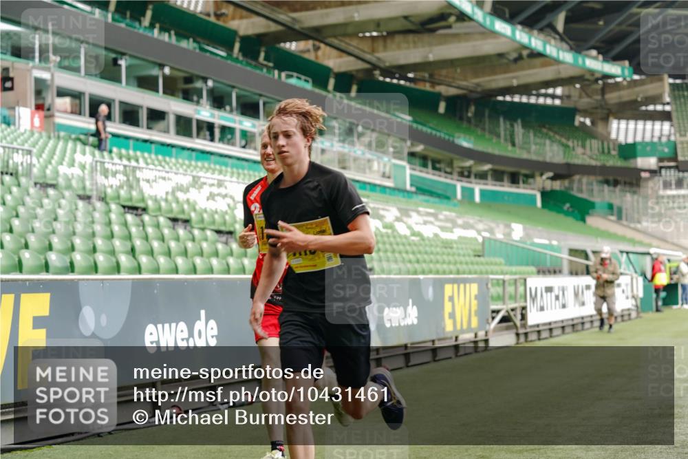 13.09.2026 - 21. swb-Marathon Bremen Michael Burmester http://msf.ph/oto/10431461 13.09.2026 10:22:42 Laufen im Stadion 10244, 10302, 10441, 10575, 10926, 11083, 11127, 11142, 11198, 11227, 11338, 11454, 11619, 11713, 11721, 11738, 11854, 11916, 11944, 12003, 12053, 12209, 12339, 12370, 12395, 12456, 12520, 12538, 13507, 13513, 13519, 13535, 13539, 13548, 13551, 13553, 13556, 13559, 13563, 13568, 13584, 13587, 13606, 13608, 13616, 13636, 13641, 13642, 10366, 10475, 11481, 11652, 12457, 13530, 13533, 13534, 13536, 13541, 13543, 13554, 13564 meine-sportfotos.de