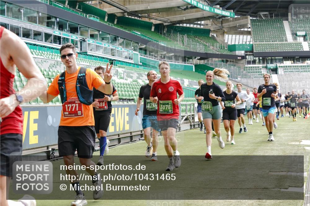 13.09.2026 - 21. swb-Marathon Bremen Michael Burmester http://msf.ph/oto/10431465 13.09.2026 13:04:16 Laufen im Stadion 178, 209, 210, 488, 534, 565, 596, 725, 762, 881, 940, 1014, 1239, 1307, 1343, 1373, 1456, 1458, 1460, 1479, 1611, 1627, 1649, 1653, 1656, 1687, 1771, 1780, 1932, 1941, 2023, 2223, 2369, 2430, 2434, 2452, 2513, 2625, 2723, 2851, 2867, 2872, 2891, 2900, 2910, 2919, 2934, 2957, 2977, 3028, 3135, 3217, 3320, 3343, 3360, 3402, 3419, 3425, 3454, 3460, 3510, 3521, 3579, 3597, 3618, 3796, 3846, 3859, 3909, 3938, 3970, 3983, 4077, 4133, 242 meine-sportfotos.de