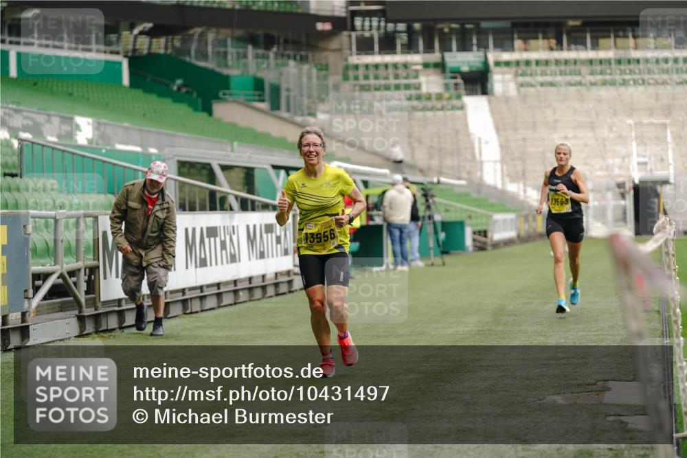 13.09.2026 - 21. swb-Marathon Bremen Michael Burmester http://msf.ph/oto/10431497 13.09.2026 10:22:46 Laufen im Stadion 10244, 10302, 10441, 10575, 10782, 10926, 11083, 11127, 11198, 11227, 11338, 11454, 11619, 11713, 11721, 11738, 11854, 11916, 11944, 12003, 12053, 12209, 12339, 12370, 12395, 12404, 12456, 12520, 12538, 13507, 13513, 13519, 13535, 13539, 13551, 13553, 13556, 13559, 13563, 13568, 13584, 13587, 13606, 13608, 13616, 13636, 13641, 13642, 10366, 10475, 11481, 11652, 13530, 13533, 13534, 13536, 13541, 13543, 13554, 13564 meine-sportfotos.de