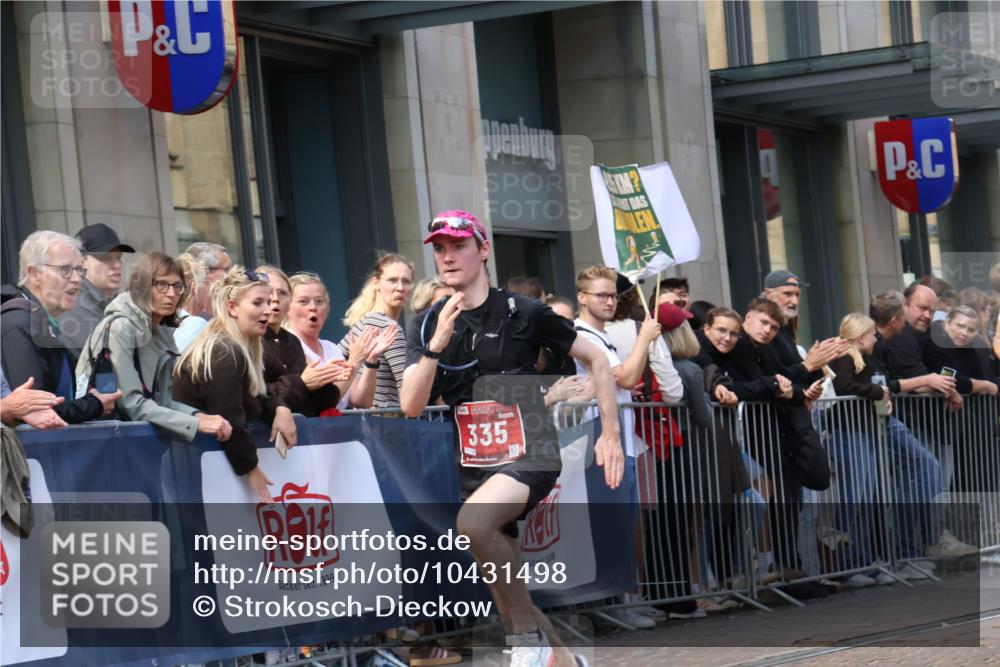 13.09.2026 - 21. swb-Marathon Bremen Strokosch-Dieckow http://msf.ph/oto/10431498 13.09.2026 13:11:22 Ziel 382, 826, 4368, 4651, 5585, 6059, 6668, 7109, 8982, 8996, 9398, 13055, 335, 697, 1349, 2087, 3440, 3448, 3484, 3647, 3899, 4429, 6274, 6471, 8183, 8474, 9291, 9410, 9618, 9762 meine-sportfotos.de