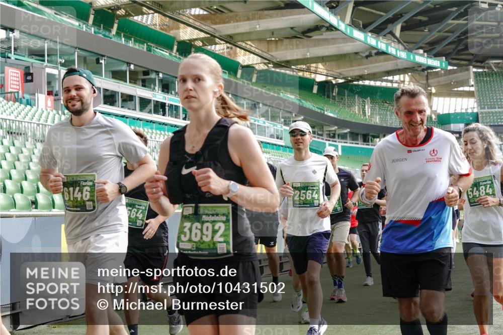 13.09.2026 - 21. swb-Marathon Bremen Michael Burmester http://msf.ph/oto/10431502 13.09.2026 13:28:57 Laufen im Stadion 111, 171, 220, 357, 422, 476, 478, 597, 685, 726, 729, 754, 829, 888, 925, 986, 1079, 1217, 1220, 1270, 1298, 1325, 1384, 1496, 1615, 1741, 1777, 1958, 1984, 2236, 2238, 2326, 2365, 2436, 2472, 2502, 2546, 2574, 2593, 2740, 2743, 2830, 2862, 2868, 2876, 2924, 2991, 3020, 3053, 3061, 3129, 3154, 3219, 3238, 3274, 3321, 3361, 3563, 3589, 3594, 3595, 3605, 3678, 3694, 3755, 3758, 3798, 3826, 3853, 3885, 3898, 3953, 3965, 3971, 3987, 4011, 4108, 4238, 4457, 4660 meine-sportfotos.de