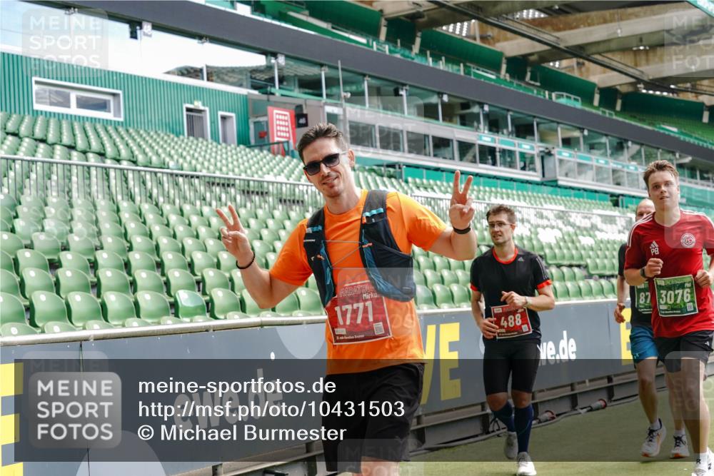 13.09.2026 - 21. swb-Marathon Bremen Michael Burmester http://msf.ph/oto/10431503 13.09.2026 13:04:17 Laufen im Stadion 178, 209, 210, 488, 534, 565, 596, 725, 762, 881, 940, 1014, 1239, 1307, 1343, 1373, 1456, 1458, 1460, 1479, 1611, 1627, 1649, 1653, 1656, 1687, 1771, 1780, 1932, 1941, 2023, 2126, 2223, 2369, 2430, 2434, 2452, 2513, 2625, 2723, 2851, 2867, 2872, 2891, 2900, 2910, 2919, 2934, 2957, 2959, 2977, 3028, 3135, 3217, 3320, 3343, 3360, 3402, 3419, 3425, 3454, 3460, 3510, 3521, 3579, 3597, 3618, 3796, 3846, 3859, 3909, 3938, 3970, 3983, 4077, 4133, 242 meine-sportfotos.de
