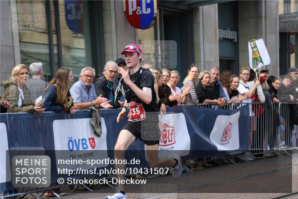13.09.2026 - 21. swb-Marathon Bremen Strokosch-Dieckow http://msf.ph/oto/10431507 13.09.2026 13:11:22 Ziel 382, 826, 4368, 4651, 5585, 6059, 6668, 7109, 8982, 8996, 9398, 13055, 335, 697, 1349, 2087, 3440, 3448, 3484, 3647, 3899, 4429, 6274, 6471, 8183, 8474, 9291, 9410, 9618, 9762 meine-sportfotos.de
