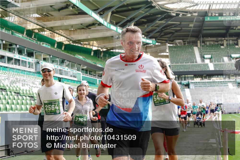 13.09.2026 - 21. swb-Marathon Bremen Michael Burmester http://msf.ph/oto/10431509 13.09.2026 13:28:57 Laufen im Stadion 111, 171, 220, 357, 422, 476, 478, 597, 685, 726, 729, 754, 829, 888, 925, 986, 1079, 1217, 1220, 1270, 1298, 1325, 1384, 1496, 1615, 1741, 1777, 1958, 1984, 2236, 2238, 2326, 2365, 2436, 2472, 2502, 2546, 2574, 2593, 2740, 2743, 2830, 2862, 2868, 2876, 2924, 2991, 3020, 3053, 3061, 3129, 3154, 3219, 3238, 3274, 3321, 3361, 3563, 3589, 3594, 3595, 3605, 3678, 3694, 3755, 3758, 3798, 3826, 3853, 3885, 3898, 3953, 3965, 3971, 3987, 4011, 4108, 4238, 4457, 4660 meine-sportfotos.de