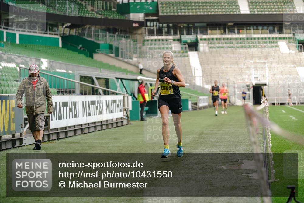 13.09.2026 - 21. swb-Marathon Bremen Michael Burmester http://msf.ph/oto/10431550 13.09.2026 10:22:49 Laufen im Stadion 10235, 10244, 10302, 10441, 10575, 10782, 10926, 11083, 11127, 11198, 11227, 11338, 11454, 11619, 11713, 11721, 11738, 11854, 11916, 11944, 12003, 12053, 12209, 12339, 12370, 12395, 12404, 12456, 12520, 12538, 13507, 13513, 13519, 13535, 13539, 13551, 13553, 13556, 13559, 13563, 13568, 13584, 13587, 13606, 13608, 13616, 13636, 13641, 13642, 10366, 10475, 11481, 11652, 13530, 13533, 13534, 13536, 13541, 13543, 13564 meine-sportfotos.de