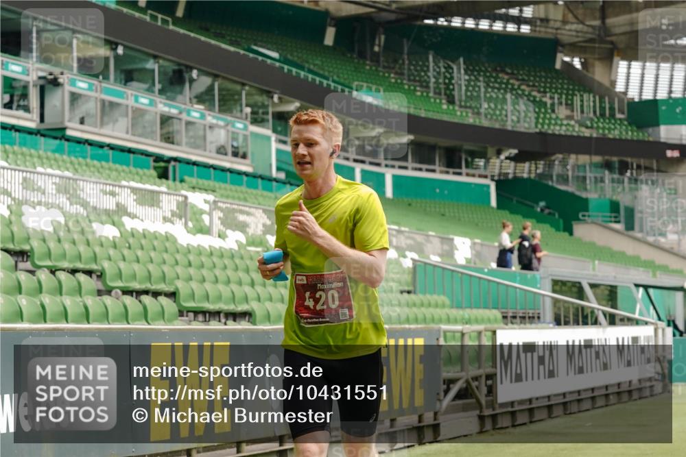 13.09.2026 - 21. swb-Marathon Bremen Michael Burmester http://msf.ph/oto/10431551 13.09.2026 12:27:35 Laufen im Stadion 103, 206, 238, 322, 358, 420, 553, 574, 841, 875, 1161, 1253, 1256, 1352, 1525, 1724, 1783, 1917, 2032, 3662, 4264, 149, 289, 798, 1313, 1483, 1490, 1544, 1567 meine-sportfotos.de