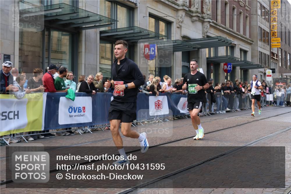 13.09.2026 - 21. swb-Marathon Bremen Strokosch-Dieckow http://msf.ph/oto/10431595 13.09.2026 13:11:25 Ziel 826, 863, 4368, 4651, 5521, 5585, 5893, 6059, 6668, 7109, 8982, 8996, 9398, 13055, 382, 1349, 2087, 3440, 3448, 3484, 3647, 3899, 4429, 6274, 8474, 9291, 9410, 9618, 9762 meine-sportfotos.de