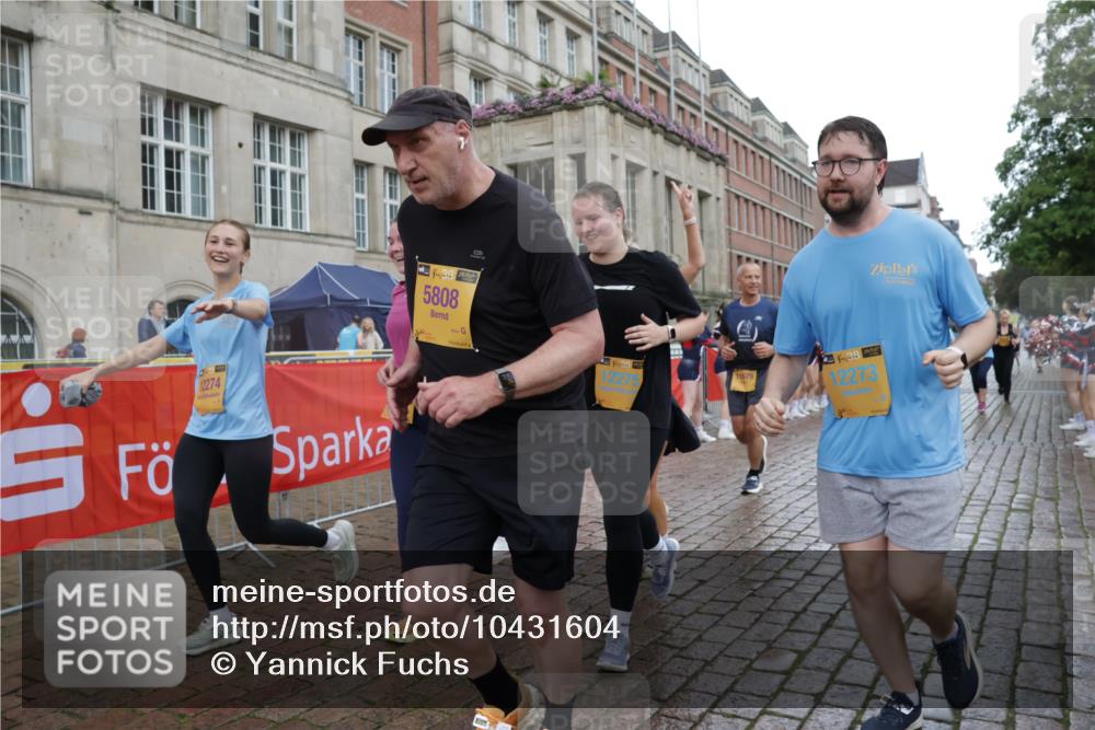 13.09.2026 - Kiel Lauf Yannick Fuchs http://msf.ph/oto/10431604 13.09.2026 11:16:53 Ziel 1925, 2050, 3995, 6977, 8630, 8964, 10554, 11584, 12226, 12370, 644, 2822, 5732, 5808, 6170, 6999, 9035, 9173, 9593, 11230, 11584, 11678, 11679, 11680, 11926, 12273, 12274, 12275, 608, 7800, 7880, 9428, 1391, 5714, 5808, 6211, 6999, 9484, 11678, 11679, 11680, 12273, 12274, 12275, 12556 meine-sportfotos.de