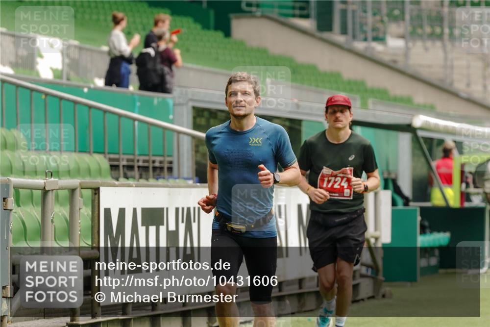 13.09.2026 - 21. swb-Marathon Bremen Michael Burmester http://msf.ph/oto/10431606 13.09.2026 12:27:48 Laufen im Stadion 103, 206, 238, 322, 358, 420, 553, 574, 649, 841, 1161, 1253, 1256, 1352, 1391, 1525, 1724, 1783, 1917, 2032, 3662, 4264, 149, 289, 798, 814, 1313, 1483, 1490, 1544, 1567 meine-sportfotos.de