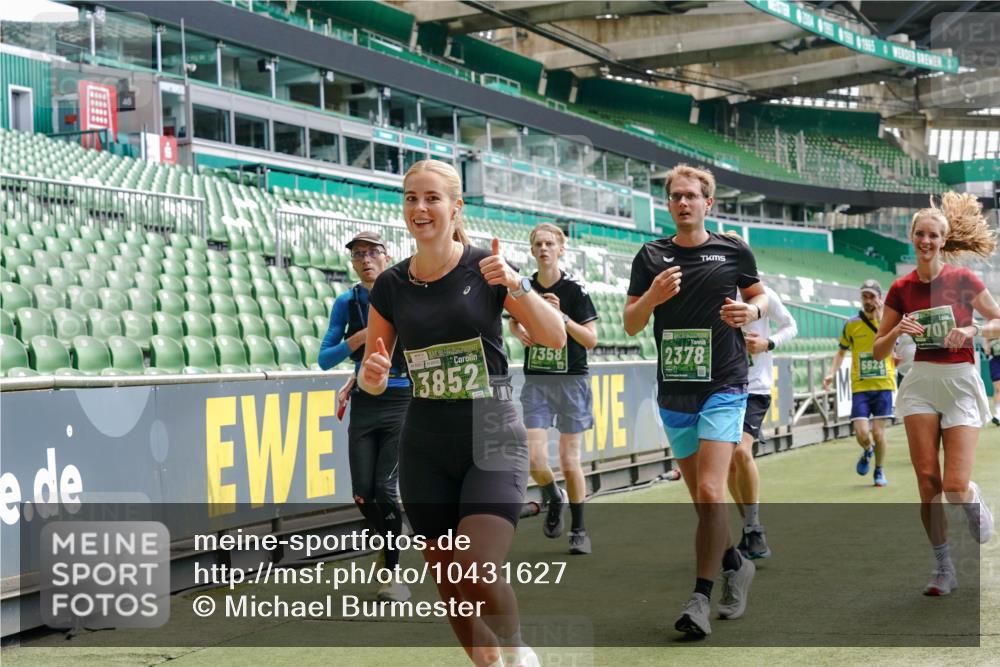13.09.2026 - 21. swb-Marathon Bremen Michael Burmester http://msf.ph/oto/10431627 13.09.2026 13:04:20 Laufen im Stadion 178, 209, 210, 488, 534, 565, 596, 725, 762, 881, 940, 1014, 1239, 1307, 1343, 1373, 1456, 1458, 1460, 1479, 1611, 1627, 1649, 1653, 1656, 1687, 1771, 1780, 1914, 1932, 1941, 2023, 2126, 2223, 2369, 2430, 2434, 2452, 2513, 2625, 2723, 2851, 2867, 2872, 2891, 2900, 2910, 2919, 2934, 2957, 2959, 2977, 3028, 3135, 3217, 3320, 3343, 3360, 3402, 3419, 3425, 3454, 3460, 3510, 3521, 3579, 3597, 3618, 3796, 3846, 3859, 3909, 3970, 4077, 242 meine-sportfotos.de