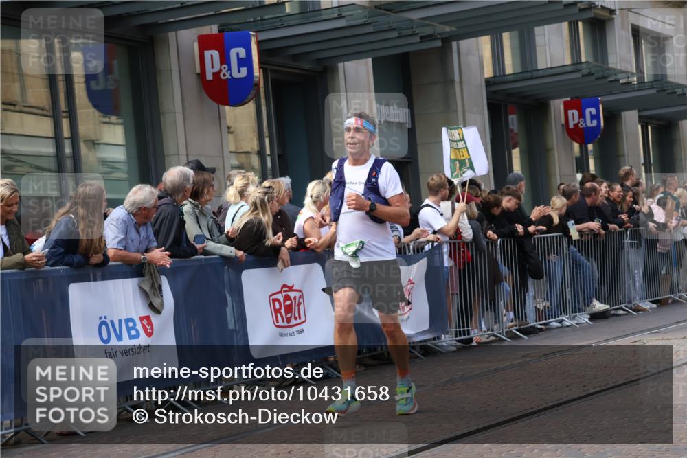 13.09.2026 - 21. swb-Marathon Bremen Strokosch-Dieckow http://msf.ph/oto/10431658 13.09.2026 13:11:27 Ziel 826, 863, 4368, 4651, 5521, 5585, 5893, 6059, 6668, 8982, 8996, 9398, 13055, 382, 1349, 2087, 3440, 3448, 3484, 3647, 3899, 4429, 6274, 7109, 8474, 9291, 9618, 9762 meine-sportfotos.de