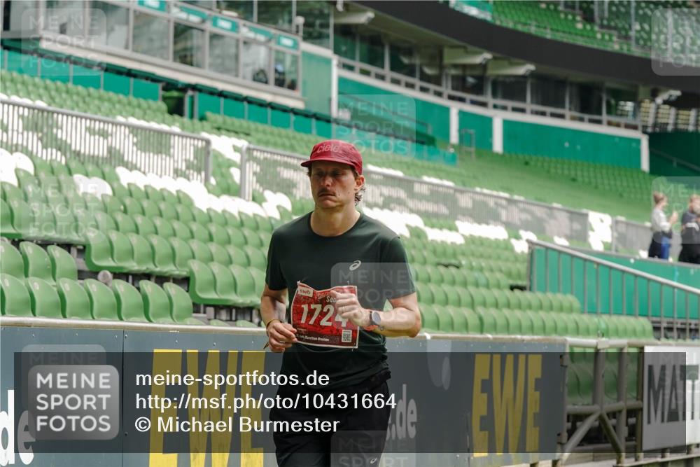 13.09.2026 - 21. swb-Marathon Bremen Michael Burmester http://msf.ph/oto/10431664 13.09.2026 12:27:53 Laufen im Stadion 103, 238, 322, 358, 420, 553, 574, 649, 841, 1161, 1253, 1256, 1352, 1391, 1428, 1525, 1724, 1783, 1917, 2032, 3662, 4264, 149, 289, 798, 814, 1313, 1483, 1490, 1544, 1567 meine-sportfotos.de