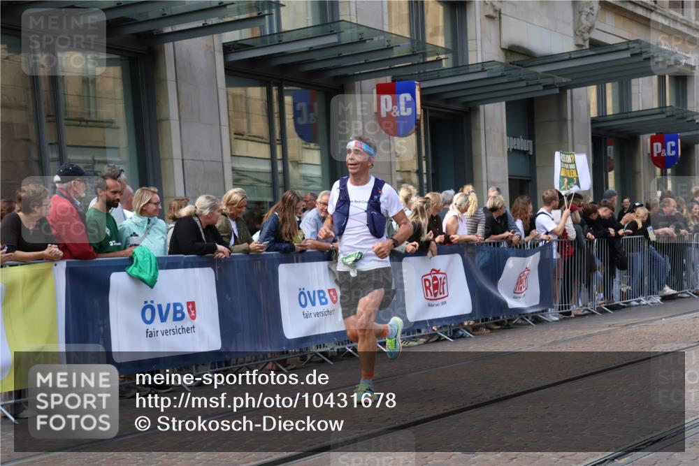 13.09.2026 - 21. swb-Marathon Bremen Strokosch-Dieckow http://msf.ph/oto/10431678 13.09.2026 13:11:28 Ziel 826, 863, 4368, 4651, 4698, 5521, 5585, 5893, 6059, 6668, 8982, 8996, 9398, 13055, 382, 1349, 2087, 3440, 3448, 3484, 3899, 4429, 6274, 7109, 8474, 8982, 9291, 9618, 9762 meine-sportfotos.de