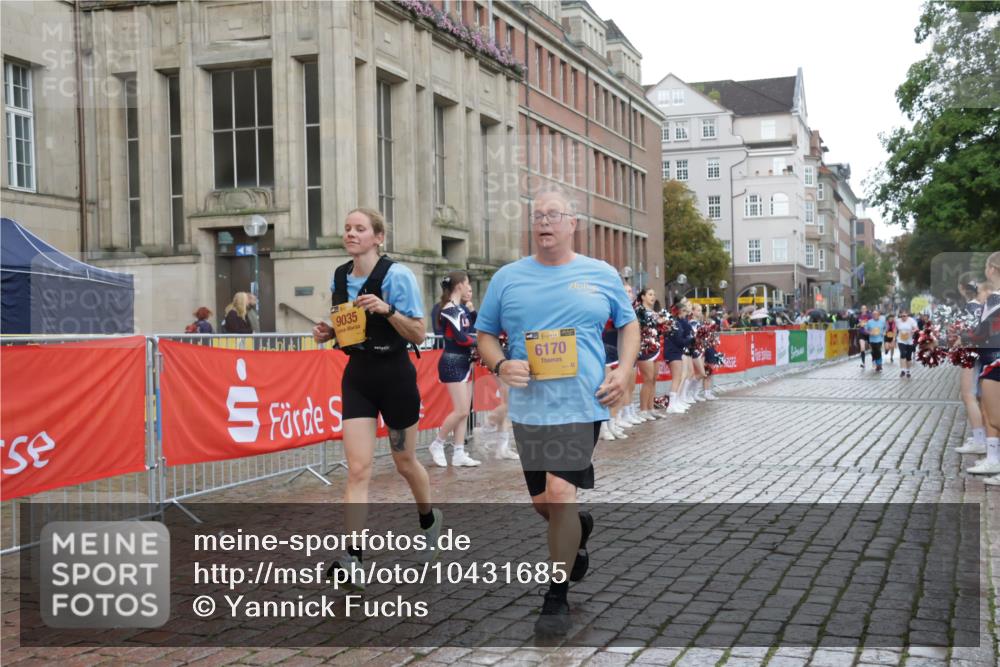 13.09.2026 - Kiel Lauf Yannick Fuchs http://msf.ph/oto/10431685 13.09.2026 11:17:04 Ziel 608, 3995, 7800, 7880, 9428, 1925, 2050, 6170, 6977, 8630, 8964, 9035, 10554, 11230, 11584, 11926, 12226, 12370, 7400, 9570, 644, 2822, 5732, 6170, 9035, 9173, 9593, 11230 meine-sportfotos.de