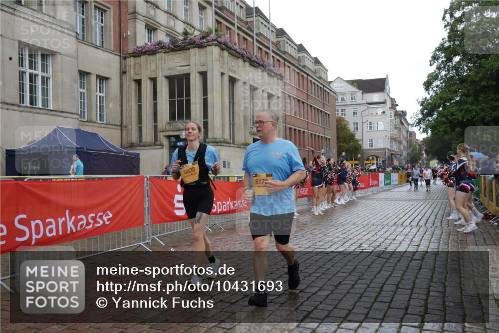 13.09.2026 - Kiel Lauf Yannick Fuchs http://msf.ph/oto/10431693 13.09.2026 11:17:05 Ziel 608, 3995, 7800, 7880, 9428, 1925, 2050, 6170, 6977, 8630, 8964, 9035, 10554, 11230, 11584, 11926, 12226, 12370, 7400, 9570, 644, 2822, 5732, 6170, 9035, 9173, 9593, 11230 meine-sportfotos.de