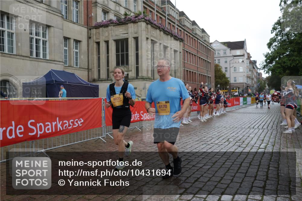 13.09.2026 - Kiel Lauf Yannick Fuchs http://msf.ph/oto/10431694 13.09.2026 11:17:05 Ziel 608, 3995, 7800, 7880, 9428, 1925, 2050, 6170, 6977, 8630, 8964, 9035, 10554, 11230, 11584, 11926, 12226, 12370, 7400, 9570, 644, 2822, 5732, 6170, 9035, 9173, 9593, 11230 meine-sportfotos.de