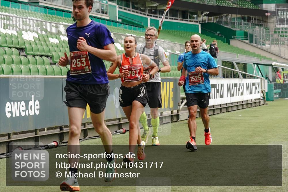 13.09.2026 - 21. swb-Marathon Bremen Michael Burmester http://msf.ph/oto/10431717 13.09.2026 12:27:58 Laufen im Stadion 103, 238, 322, 358, 420, 553, 574, 649, 841, 1161, 1253, 1256, 1352, 1391, 1428, 1525, 1724, 1783, 1917, 2032, 3662, 4264, 149, 289, 798, 814, 1313, 1483, 1490, 1544, 1567 meine-sportfotos.de