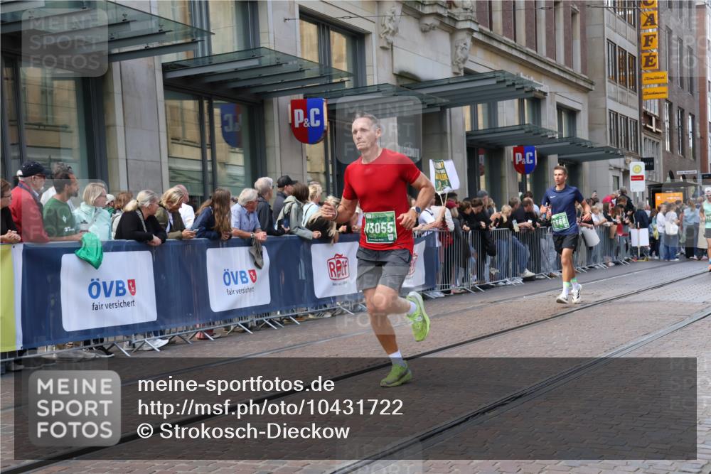13.09.2026 - 21. swb-Marathon Bremen Strokosch-Dieckow http://msf.ph/oto/10431722 13.09.2026 13:11:30 Ziel 826, 863, 2444, 4368, 4651, 4698, 5521, 5585, 5893, 6059, 6668, 8996, 9398, 13055, 382, 1349, 2087, 3440, 3448, 3899, 4429, 6274, 7109, 8474, 8982, 9291, 9618, 9762 meine-sportfotos.de