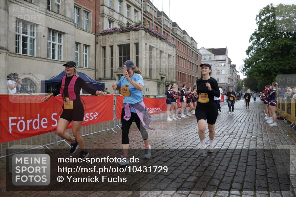 13.09.2026 - Kiel Lauf Yannick Fuchs http://msf.ph/oto/10431729 13.09.2026 11:17:20 Ziel 7400, 9570, 608, 1925, 2050, 3995, 6977, 7800, 7880, 8630, 8964, 9428, 10554, 12226, 12370, 7720, 1925, 6977, 8964, 10554, 11584, 11926 meine-sportfotos.de