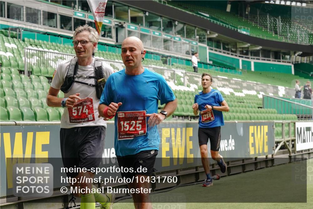 13.09.2026 - 21. swb-Marathon Bremen Michael Burmester http://msf.ph/oto/10431760 13.09.2026 12:28:00 Laufen im Stadion 103, 238, 358, 420, 553, 574, 649, 959, 1161, 1253, 1256, 1352, 1391, 1428, 1525, 1724, 1783, 1917, 2032, 3662, 4264, 149, 289, 798, 814, 1313, 1483, 1490, 1544, 1567 meine-sportfotos.de