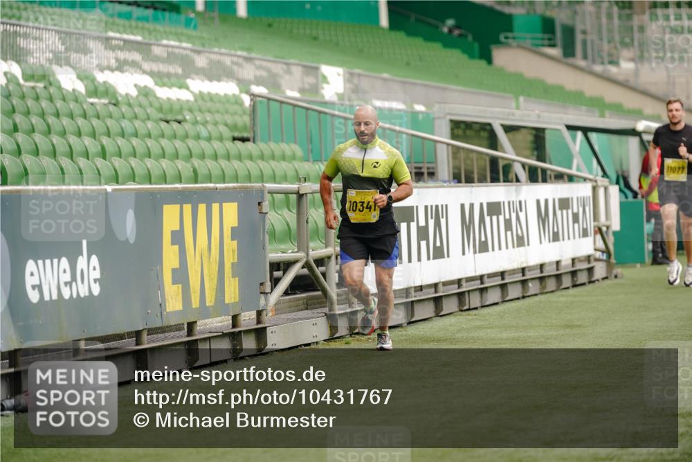 13.09.2026 - 21. swb-Marathon Bremen Michael Burmester http://msf.ph/oto/10431767 13.09.2026 10:23:06 Laufen im Stadion 10235, 10302, 10341, 10441, 10520, 10575, 10592, 10782, 10926, 11083, 11127, 11198, 11227, 11338, 11373, 11426, 11454, 11619, 11713, 11721, 11738, 11854, 11903, 11916, 11944, 12003, 12053, 12144, 12209, 12339, 12370, 12395, 12404, 12538, 13507, 13513, 13519, 13535, 13539, 13551, 13553, 13556, 13559, 13563, 13566, 13584, 13587, 13616, 13636, 13641, 13642, 10366, 10475, 11481, 11652, 13530, 13533, 13534, 13536, 13541, 13564 meine-sportfotos.de