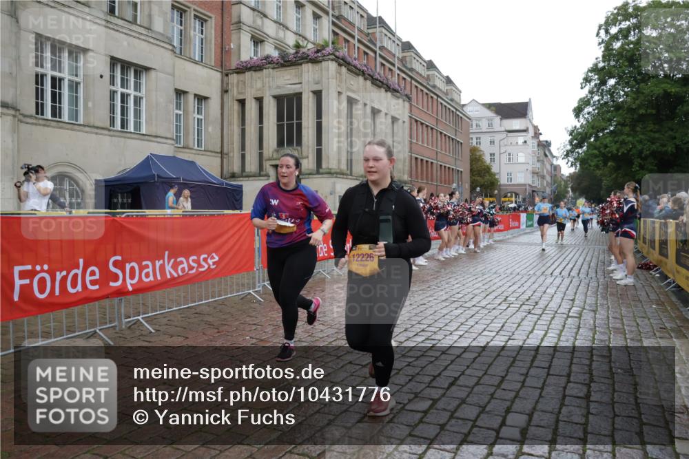13.09.2026 - Kiel Lauf Yannick Fuchs http://msf.ph/oto/10431776 13.09.2026 11:17:25 Ziel 7400, 9570, 608, 2050, 3995, 7400, 7800, 7880, 8630, 9428, 12226, 12370, 7720, 1925, 2050, 6977, 8630, 8964, 10554, 11584, 12226, 12370 meine-sportfotos.de