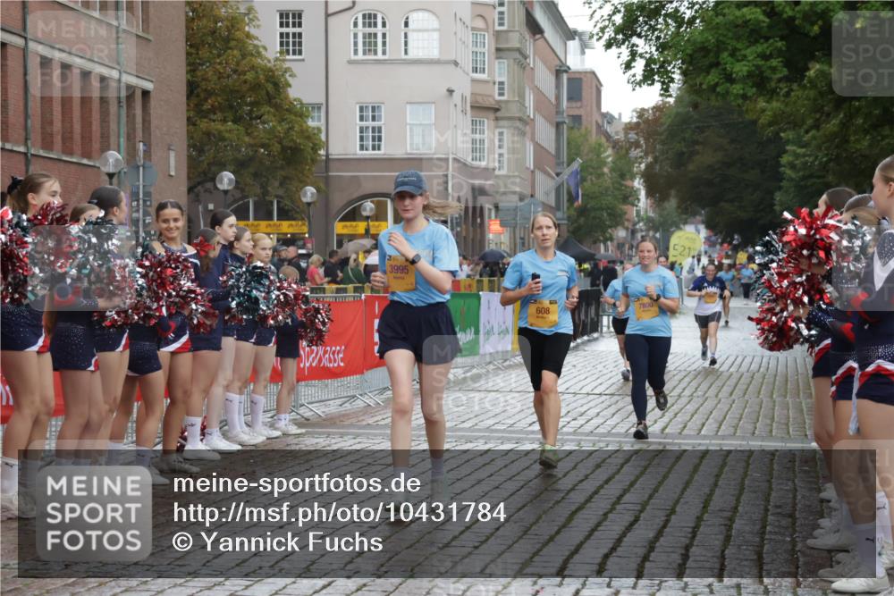 13.09.2026 - Kiel Lauf Yannick Fuchs http://msf.ph/oto/10431784 13.09.2026 11:17:27 Ziel 9570, 608, 3995, 7400, 7800, 7880, 9428, 12370, 7720, 7947, 1925, 2050, 6977, 8630, 8964, 10554, 12226, 12370 meine-sportfotos.de
