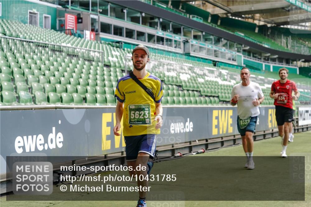 13.09.2026 - 21. swb-Marathon Bremen Michael Burmester http://msf.ph/oto/10431785 13.09.2026 13:04:24 Laufen im Stadion 178, 209, 210, 488, 534, 536, 565, 596, 725, 762, 881, 940, 1014, 1239, 1307, 1343, 1373, 1456, 1458, 1479, 1611, 1627, 1649, 1653, 1656, 1687, 1771, 1780, 1914, 1932, 1941, 2023, 2089, 2126, 2223, 2369, 2430, 2434, 2452, 2513, 2602, 2625, 2723, 2851, 2867, 2872, 2891, 2910, 2919, 2934, 2957, 2959, 2977, 3028, 3135, 3217, 3320, 3343, 3360, 3402, 3419, 3425, 3454, 3460, 3510, 3521, 3579, 3597, 3618, 3796, 3846, 3859, 3909, 4077, 242 meine-sportfotos.de