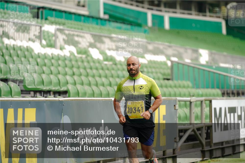 13.09.2026 - 21. swb-Marathon Bremen Michael Burmester http://msf.ph/oto/10431793 13.09.2026 10:23:08 Laufen im Stadion 10235, 10302, 10341, 10441, 10520, 10575, 10592, 10782, 10926, 11083, 11127, 11198, 11227, 11338, 11373, 11426, 11454, 11619, 11713, 11721, 11738, 11854, 11903, 11916, 11944, 12003, 12053, 12144, 12209, 12339, 12370, 12395, 12404, 12538, 13507, 13513, 13519, 13535, 13539, 13551, 13553, 13556, 13559, 13563, 13566, 13580, 13584, 13587, 13616, 13636, 13641, 13642, 10366, 10475, 11481, 11652, 13530, 13533, 13534, 13541, 13564 meine-sportfotos.de